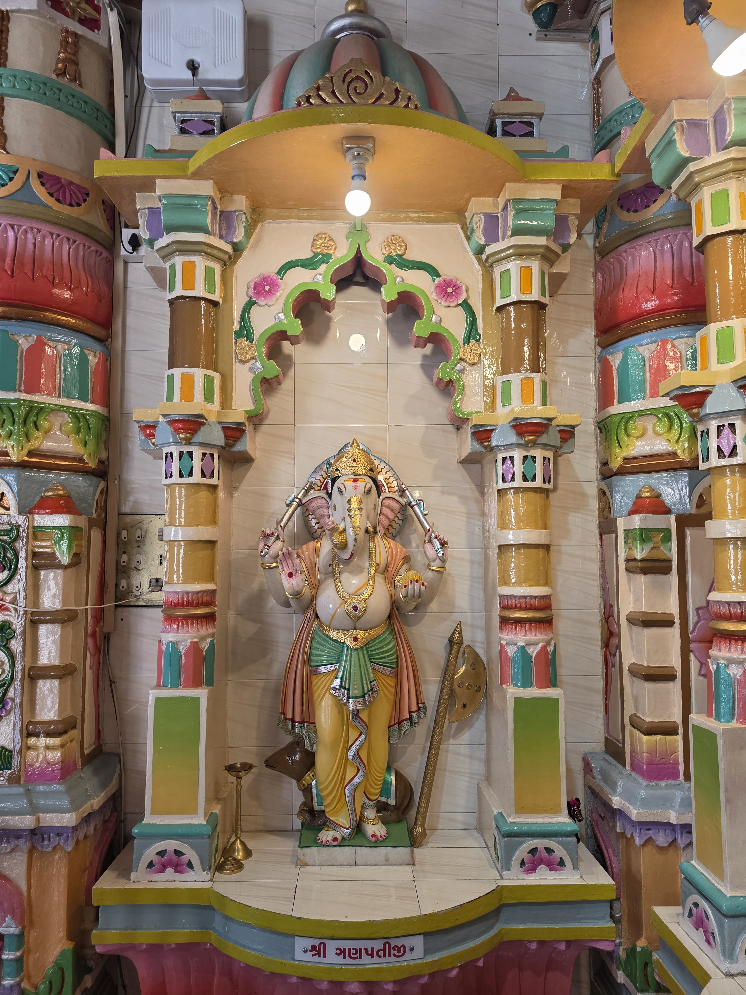 શ્રી ગણપતિ મહારાજ (બાવન ગજનું દેવળ)